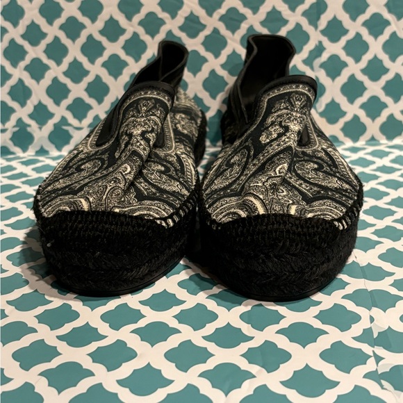 Alexander McQueen Espadrille Black and White Slip Ons Size 8 1/2 / 39 EU - Picture 3 of 9